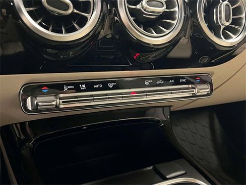Certified 2021 Mercedes-Benz A 220 4MATIC image 31