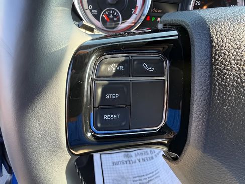 Used 2018 Dodge Grand Caravan SXT FWD image 20