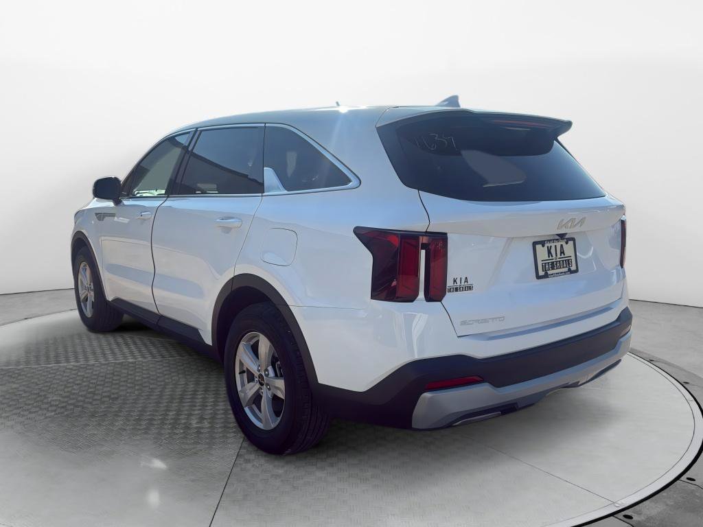 Used 2026 Kia Sorento LX FWD image 7
