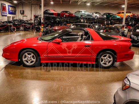 Used 1995 Pontiac Firebird Formula RWD image 19