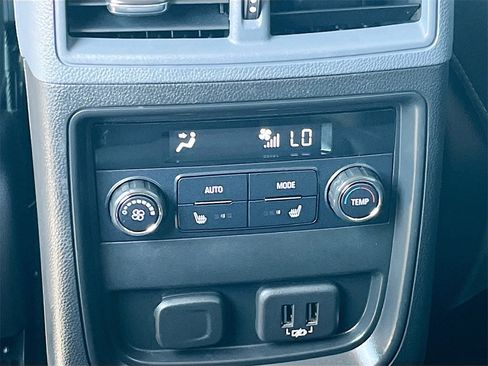 Used 2020 Buick Envision Essence image 26