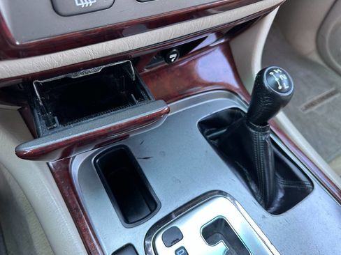 Used 2004 Toyota Land Cruiser image 47