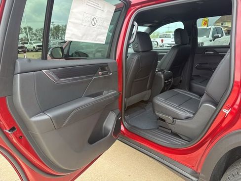 New 2026 GMC Acadia Elevation w/ Black Edition AWD/4WD image 37