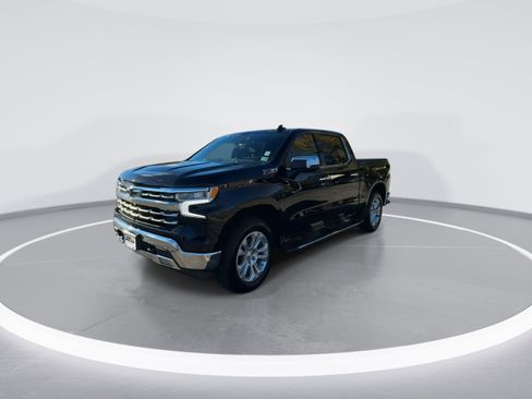 Used 2022 Chevrolet Silverado 1500 LTZ w/ LTZ Premium Package image 4