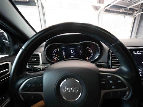 Used 2020 Jeep Grand Cherokee Limited w/ Luxury Group II image 14