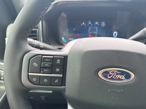 New 2026 Ford F250 Lariat w/ Black Appearance Package AWD/4WD image 24