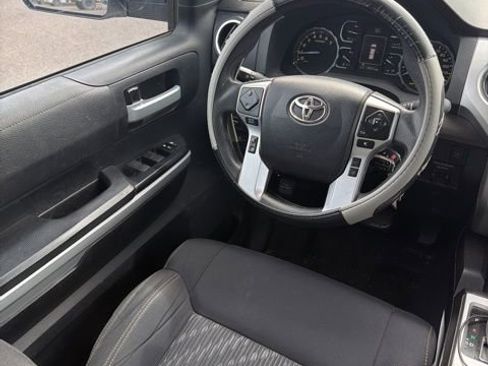 Used 2021 Toyota Tundra SR5 w/ Trail Edition image 11