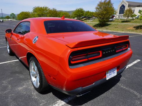 Used 2016 Dodge Challenger R/T Plus image 9