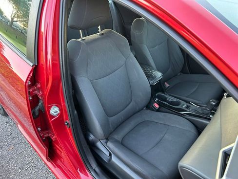 Used 2021 Toyota Corolla LE FWD image 16