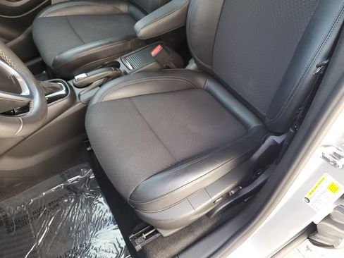 Used 2022 Buick Encore Preferred w/ Safety Package image 19