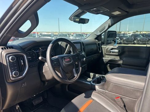 Used 2023 GMC Sierra 2500 AT4 w/ AT4 Premium Plus Package AWD/4WD image 14