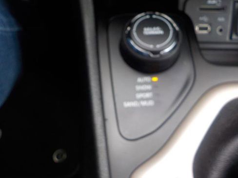 Used 2014 Jeep Cherokee Limited image 28