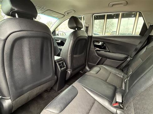 Used 2019 Kia Niro EX image 16