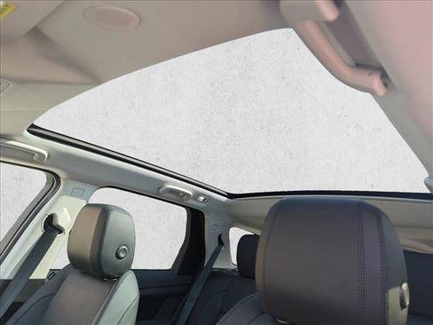 Certified 2024 Land Rover Discovery Sport S image 21