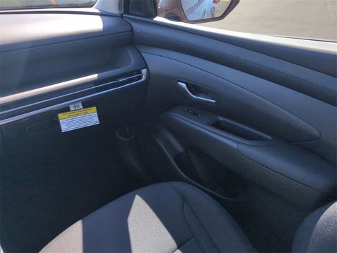 New 2026 Hyundai Tucson SE image 19
