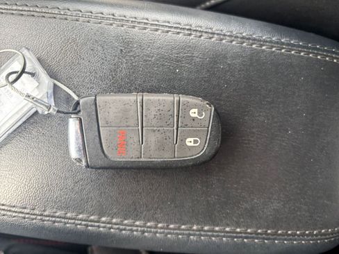 Used 2025 Jeep Compass Trailhawk image 22