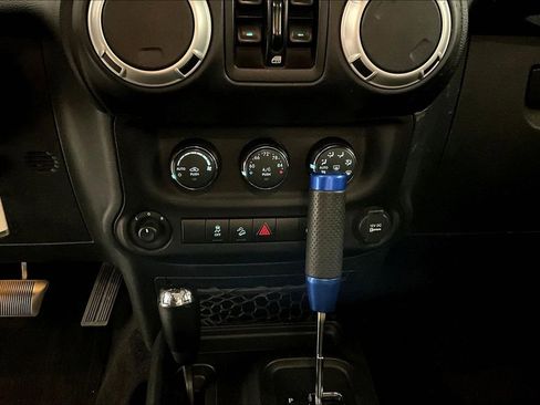 Used 2016 Jeep Wrangler Unlimited Rubicon AWD/4WD image 16