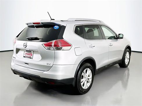 Used 2016 Nissan Rogue SV w/ SV Moonroof Package image 17