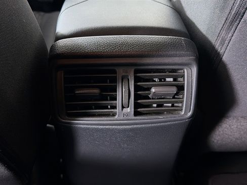 Used 2018 Nissan Rogue SV w/ Premium Package image 26