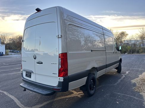 New 2025 Mercedes-Benz Sprinter 2500 image 6