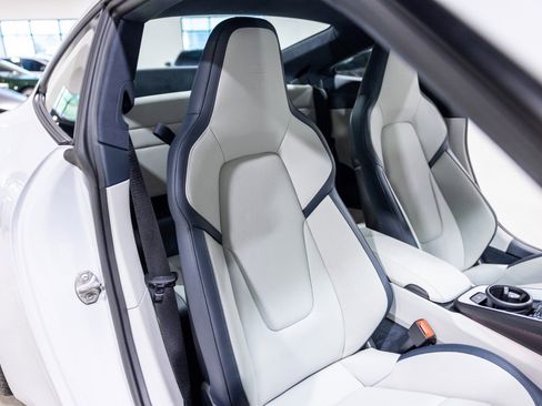 Used 2025 Porsche 911 Carrera 4 GTS image 28