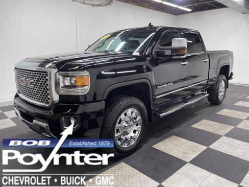 Used 2015 GMC Sierra 2500 Denali image 1