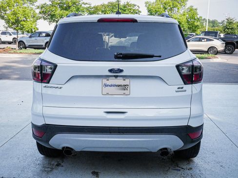 Used 2017 Ford Escape SE w/ Equipment Group 201A FWD image 9