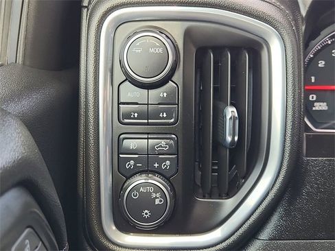 Used 2021 Chevrolet Silverado 1500 LT Trail Boss image 17