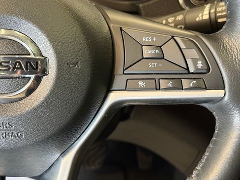 Used 2018 Nissan Rogue SV w/ Premium Package AWD/4WD image 12