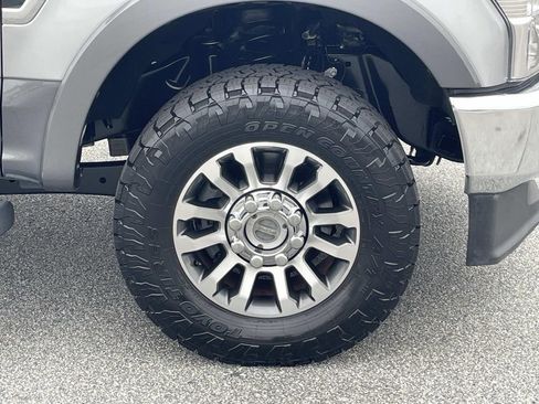 Used 2022 Ford F350 Lariat image 11