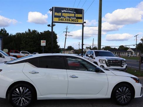 Used 2025 Nissan Altima 2.5 SV image 4