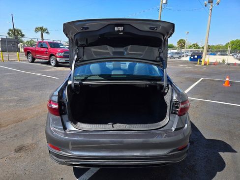 Used 2025 Volkswagen Jetta SE image 18