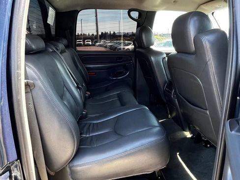 Used 2005 Chevrolet Silverado 2500 LT w/ Heavy-Duty Power Package image 15