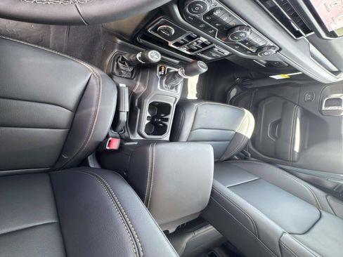 New 2026 Jeep Gladiator Sport AWD/4WD image 24
