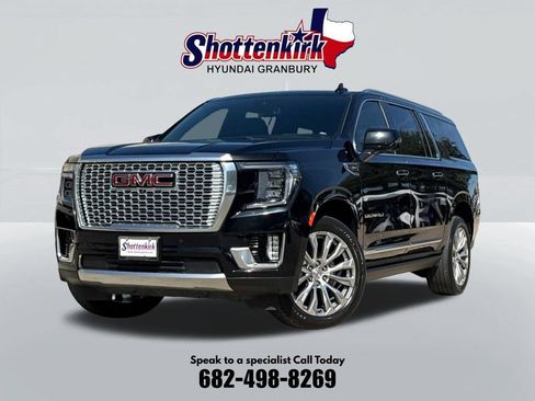 Used 2023 GMC Yukon XL Denali AWD/4WD image 1