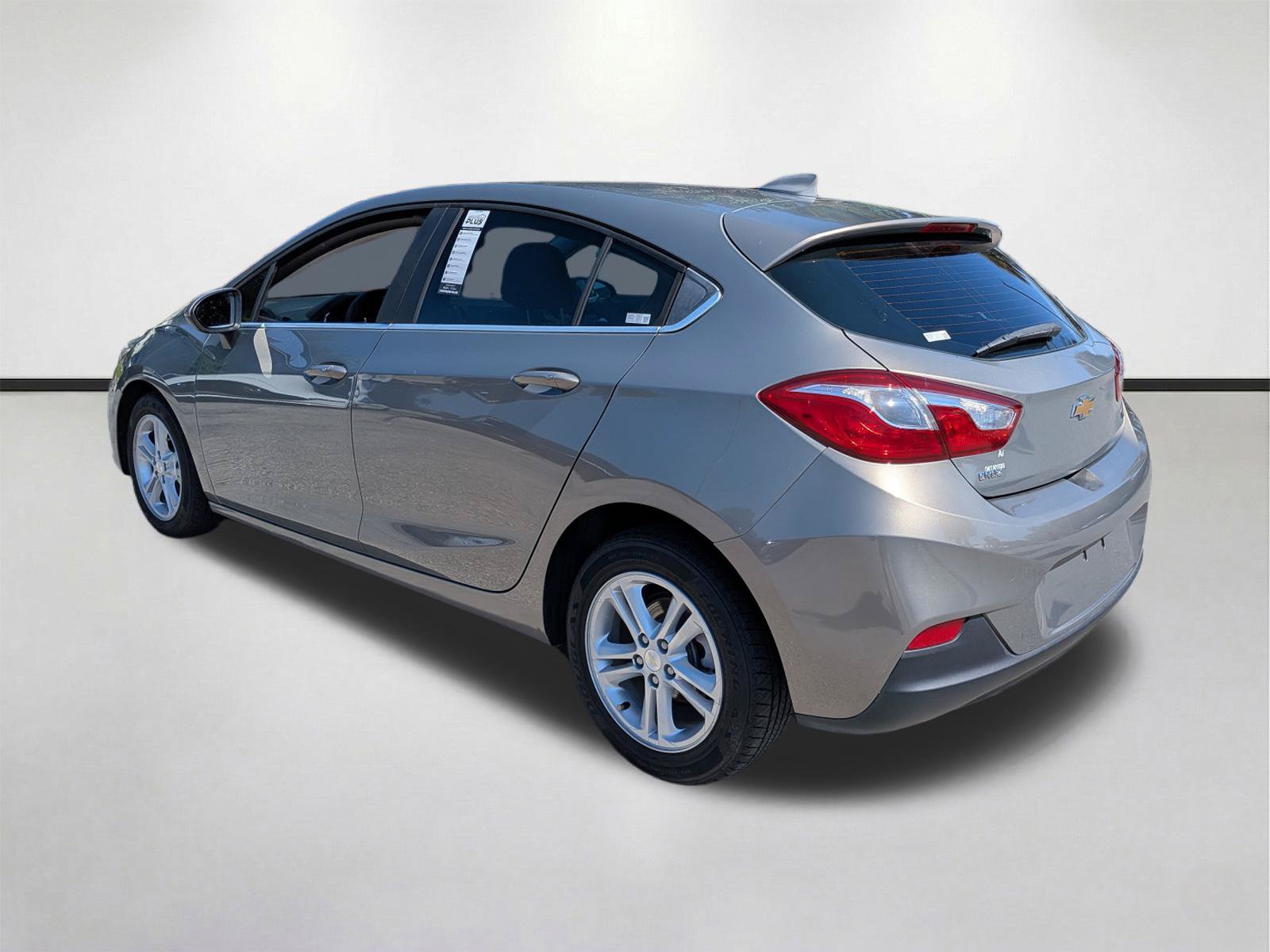 Used 2018 Chevrolet Cruze LT w/ Convenience Package FWD image 6