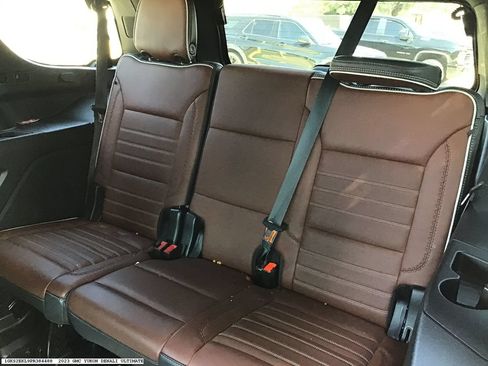 Used 2023 GMC Yukon Denali Ultimate AWD/4WD image 10