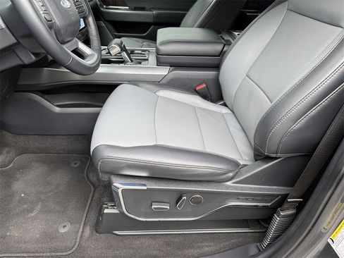 Used 2023 Ford F150 Lightning Lariat image 9