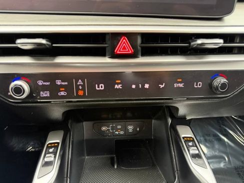Used 2024 Kia Sorento X-Line EX AWD/4WD image 32