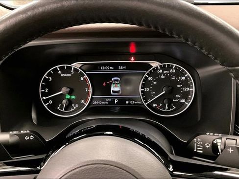 Used 2023 Nissan Rogue SV w/ SV Premium Package image 29