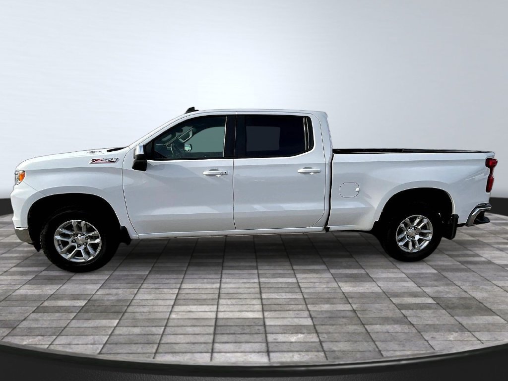 Used 2023 Chevrolet Silverado 1500 LT AWD/4WD image 4