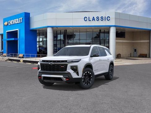 New 2027 Chevrolet Traverse Z71 w/ Enhanced Driving Package AWD/4WD image 8