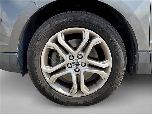 Used 2016 Ford Edge Titanium FWD image 9