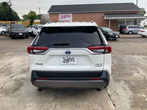 Used 2020 Toyota RAV4 Limited AWD/4WD image 6