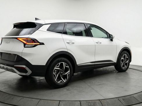 Used 2025 Kia Sportage LX image 9