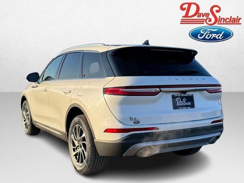 Used 2021 Lincoln Corsair AWD w/ Equipment Group 101A image 9