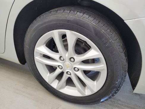 Used 2018 Chevrolet Malibu LT FWD image 30
