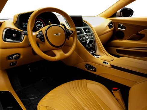 Used 2018 Aston Martin DB11 V12 RWD image 28