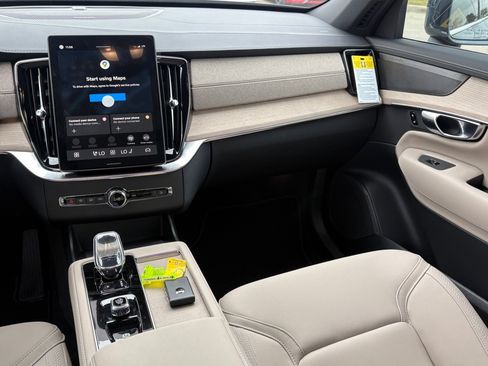 New 2026 Volvo XC90 B6 Plus image 13