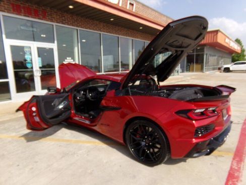 Used 2025 Chevrolet Corvette Z06 RWD image 13